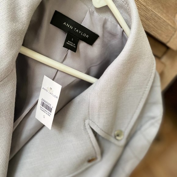 NWT Ann Taylor Textured Moto Jacket in Soft Dove - Picture 2 of 4